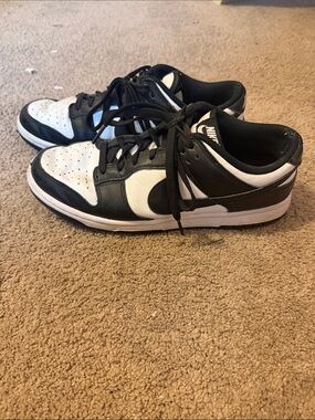 Nike Black and White Low Top Sneakers with Contrast Swoosh